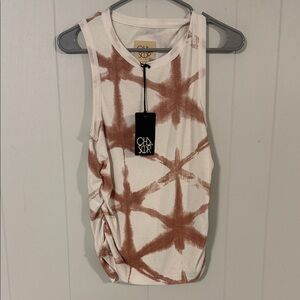Chaser NWT Small Cream Tank Top with Rust Starburst Tie-Dye